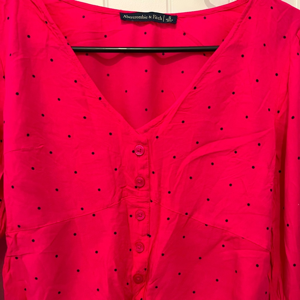 Beautiful fuchsia color Abercrombie crop top.